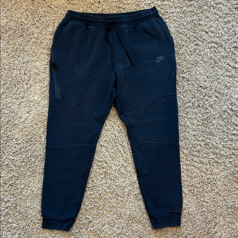 Nike Black Jogger Pants in Men’s Size XL